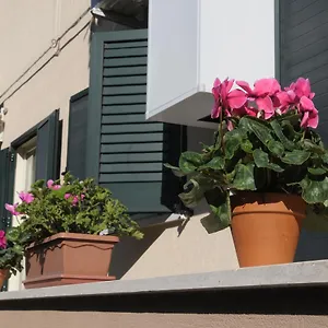 https://della-torre-rooms.lecce-hotels.com