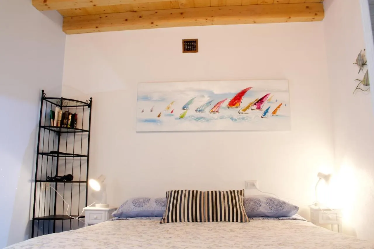 La Magnolia Guests House Bed & Breakfast Dervio