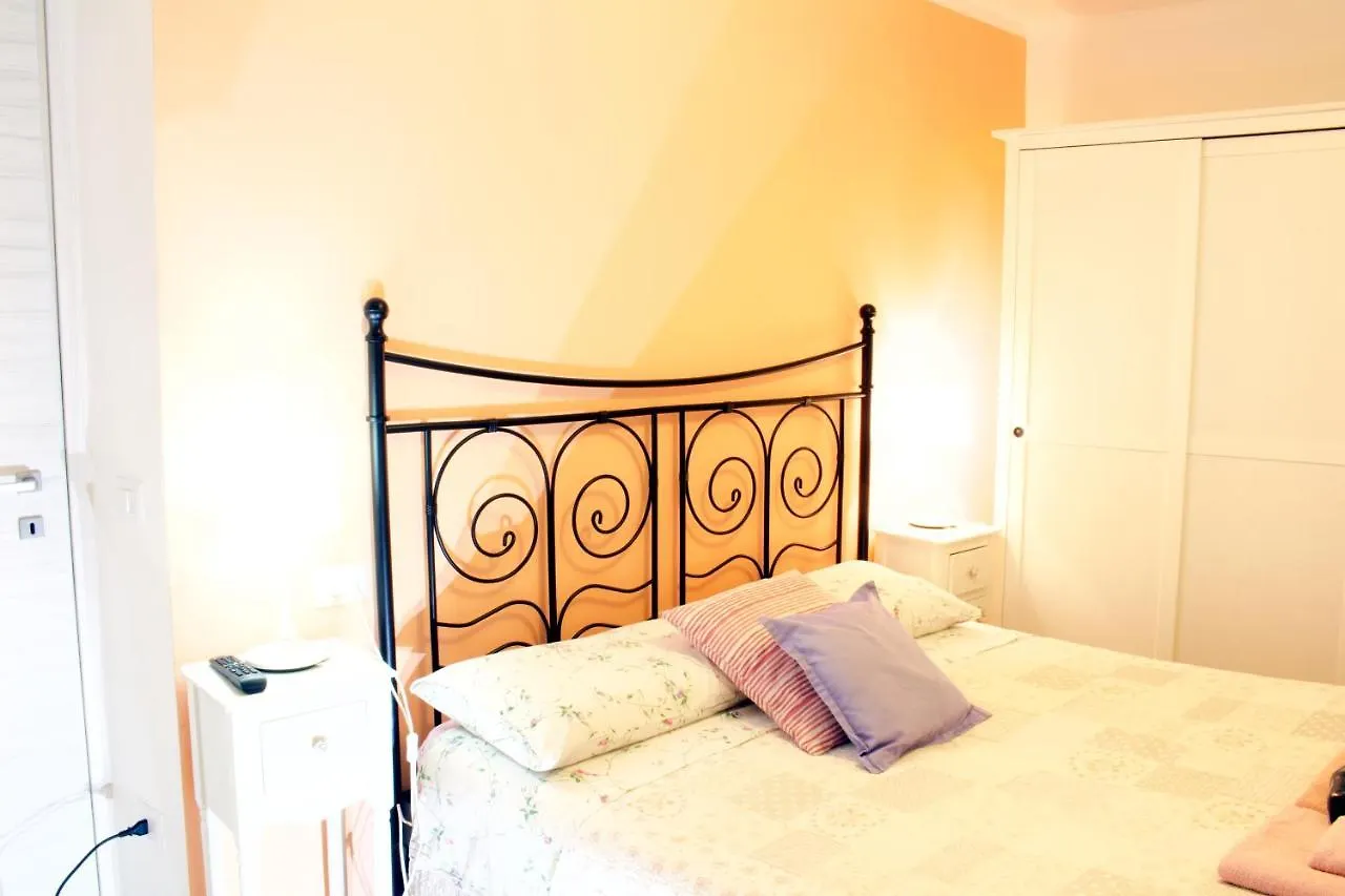 La Magnolia Guests House Bed & Breakfast Dervio