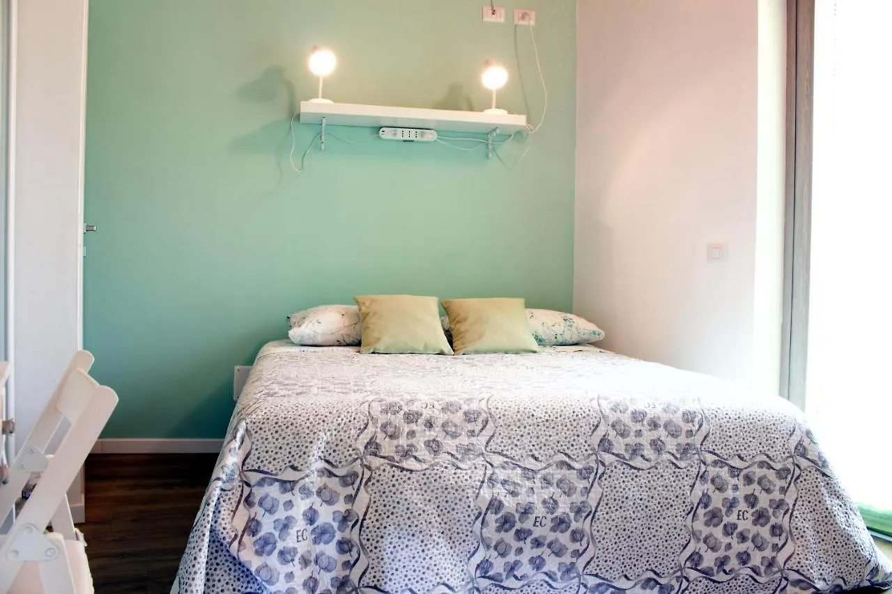 La Magnolia Guests House Bed & Breakfast Dervio