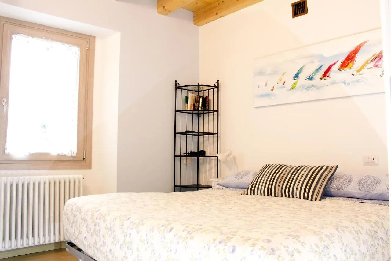 La Magnolia Guests House Bed & Breakfast Dervio Italy